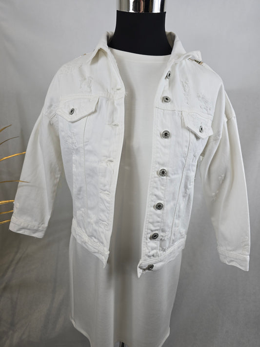 Veste en jeans unique avec motifs spéciaux, froufrous et broderie