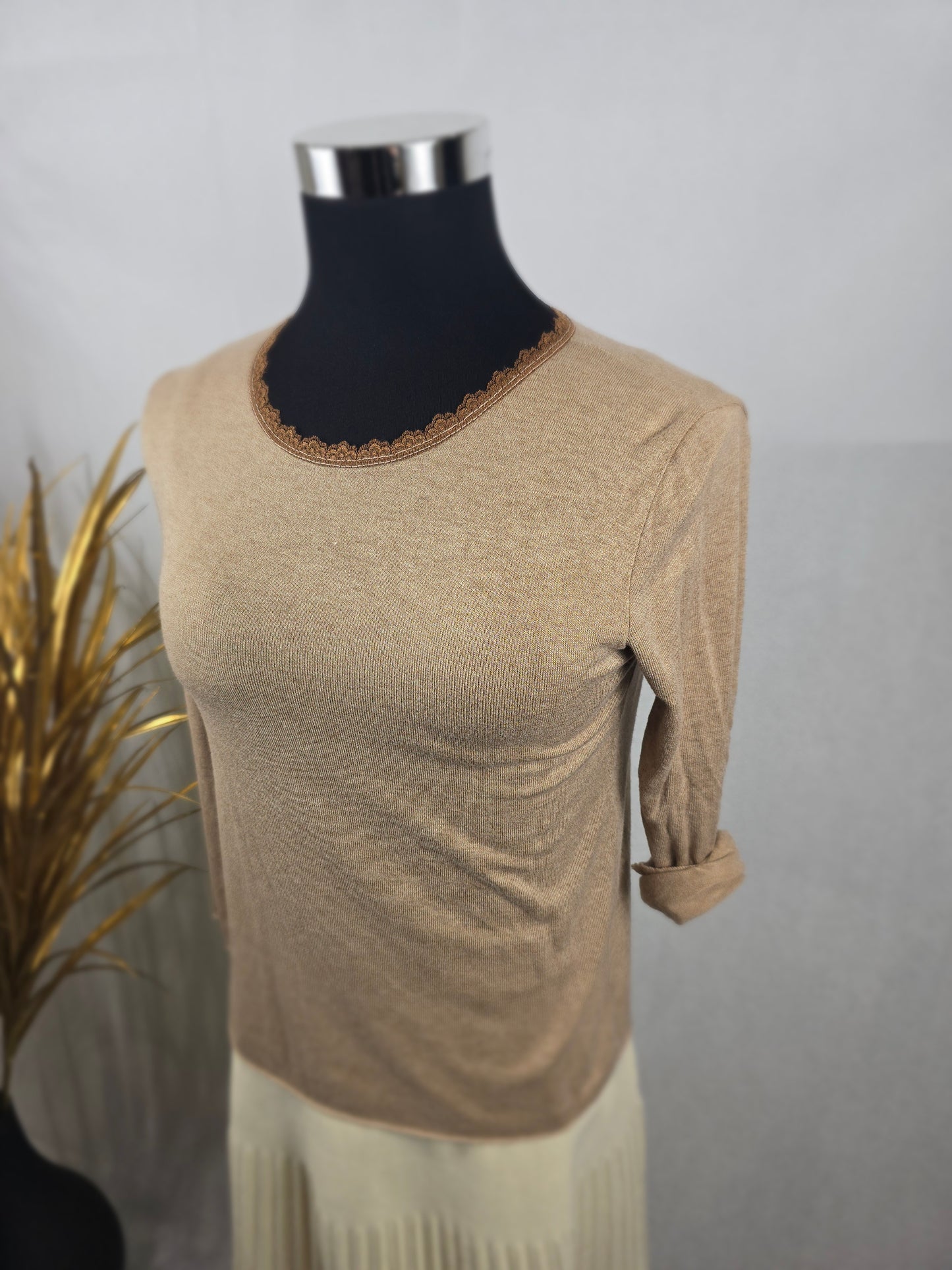 Pull en dentelle, doux et élégant