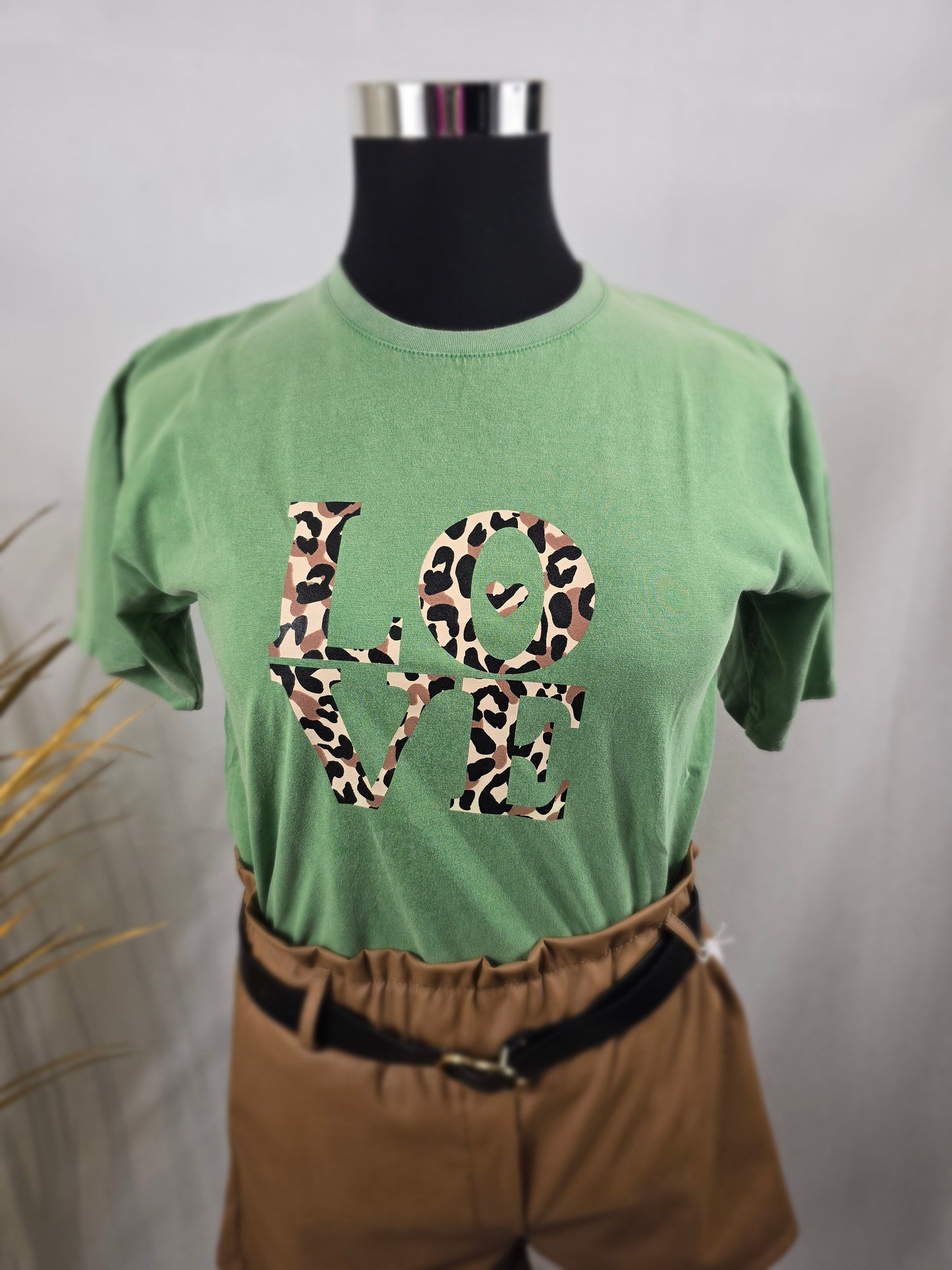 T-shirt vert "LOVE" Léopard