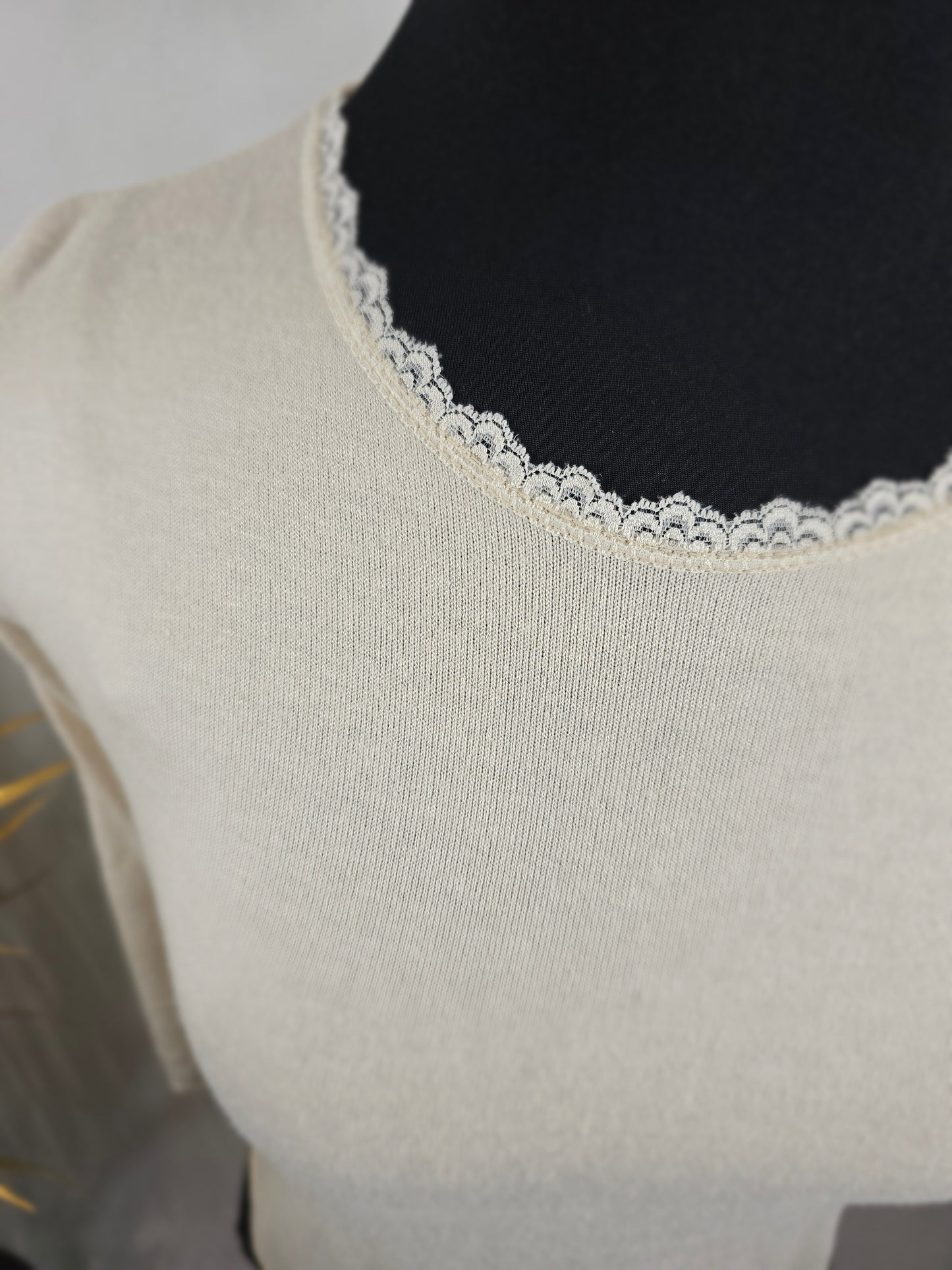 Pull en dentelle, doux et élégant