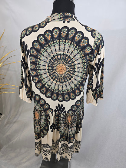 Robe VERA noire et verte avec motif