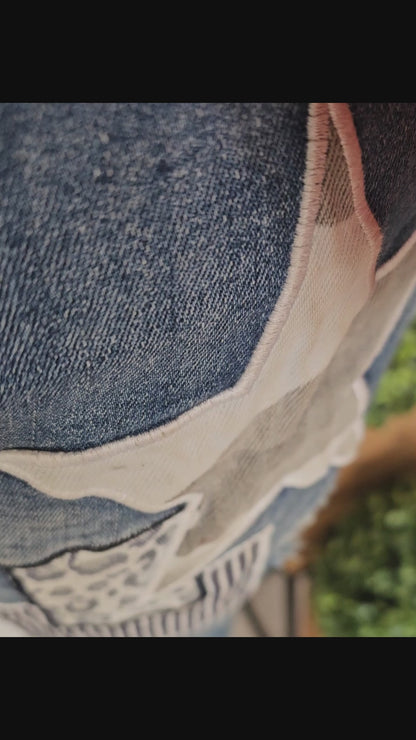 Jeans bleu très stretch avec motifs